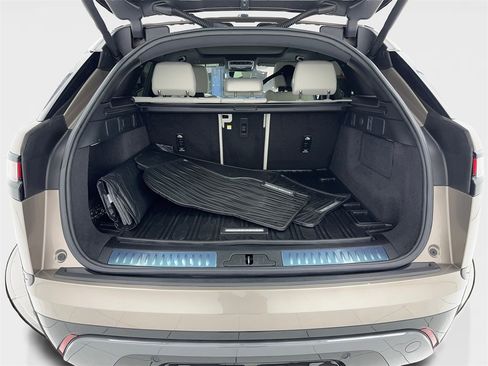 Used 2023 Land Rover Range Rover Velar R-Dynamic S image 13
