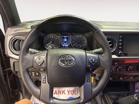 Used 2022 Toyota Tacoma TRD Sport image 27