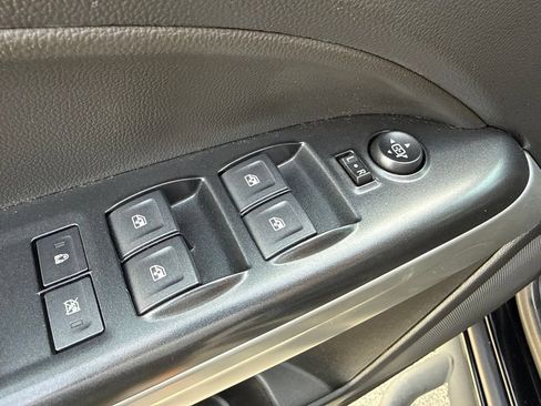 Used 2021 Chevrolet Colorado LT w/ Redline Special Edition AWD/4WD image 14