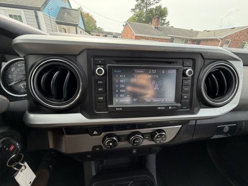 Used 2016 Toyota Tacoma SR5 w/ Towing Package RWD image 17