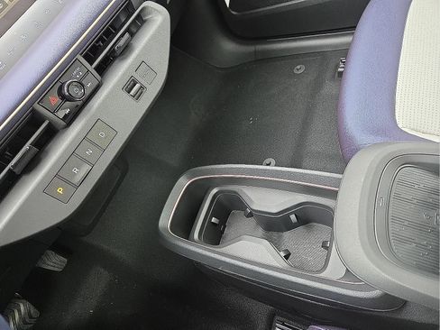 New 2026 Nissan Leaf Platinum+ image 25