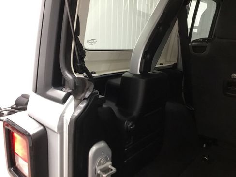 Used 2023 Jeep Wrangler Unlimited Sport w/ Uconnect 4C Nav & Sound Group AWD/4WD image 17