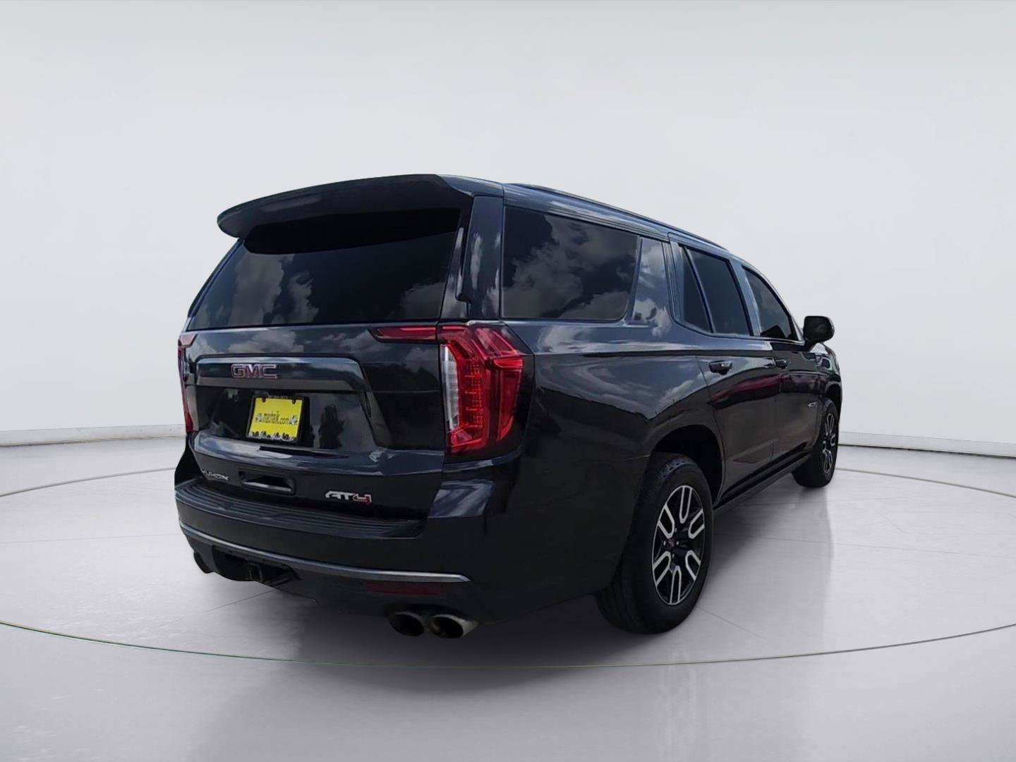 Certified 2023 GMC Yukon AT4 w/ AT4 Premium Plus Package AWD/4WD image 8
