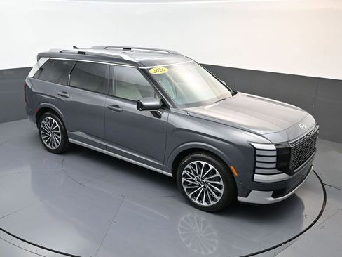 Used 2026 Hyundai Palisade Calligraphy AWD/4WD image 16