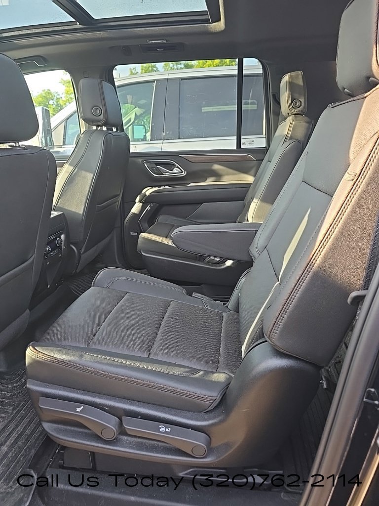Used 2024 Chevrolet Suburban High Country AWD/4WD image 25