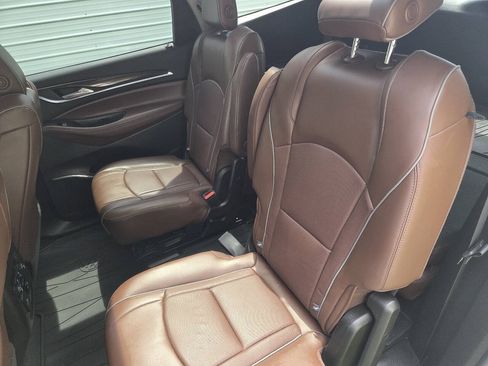 Used 2018 Buick Enclave Avenir FWD image 28