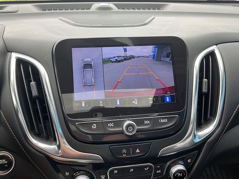 Used 2022 Chevrolet Equinox Premier AWD/4WD image 23