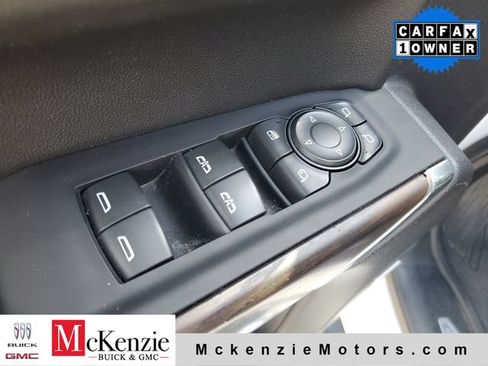 Used 2022 GMC Sierra 1500 SLT w/ SLT Premium Plus Package AWD/4WD image 9