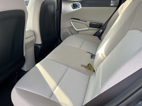 New 2025 Kia Soul LX image 18