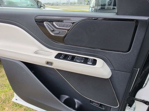 New 2026 Lincoln Aviator 2WD image 12