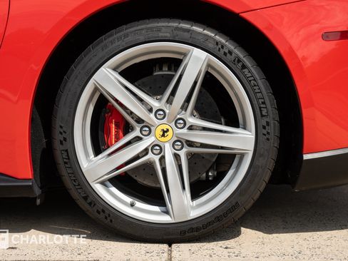Used 2014 Ferrari F12 Berlinetta RWD image 10