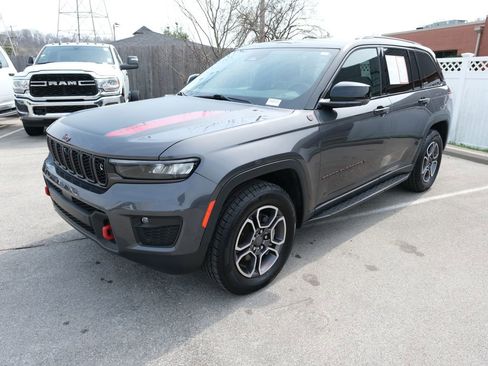 Used 2022 Jeep Grand Cherokee Trailhawk w/ ADV Protech Group II AWD/4WD image 11