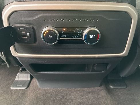 Used 2023 Ford Expedition XLT AWD/4WD image 19