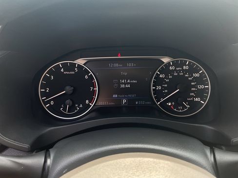 Used 2025 Nissan Altima 2.5 SV FWD image 30