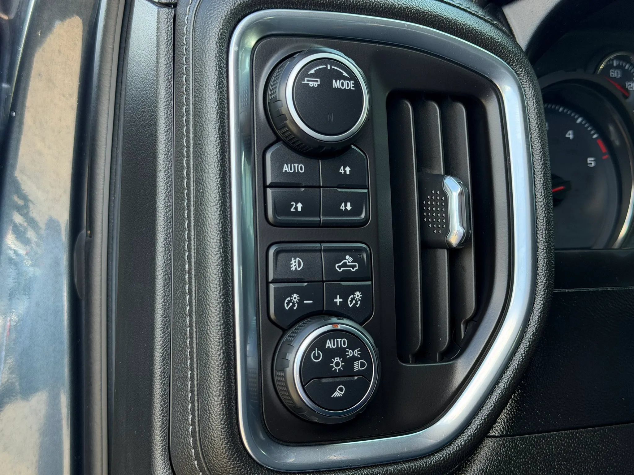 Used 2020 Chevrolet Silverado 2500 LTZ w/ LTZ Plus Package AWD/4WD image 29