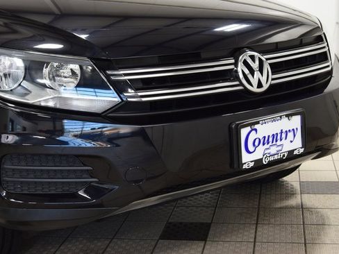 Used 2017 Volkswagen Tiguan Limited w/ Premium Package image 13