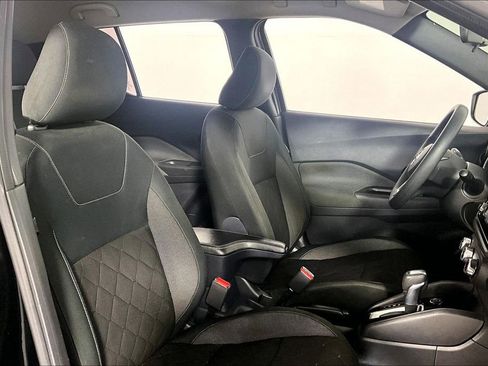 Used 2020 Nissan Kicks S FWD image 7