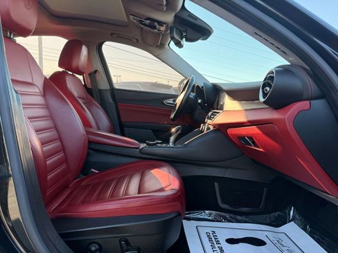 Used 2019 Alfa Romeo Giulia Ti w/ Quick Order Package 22Z Lusso image 33