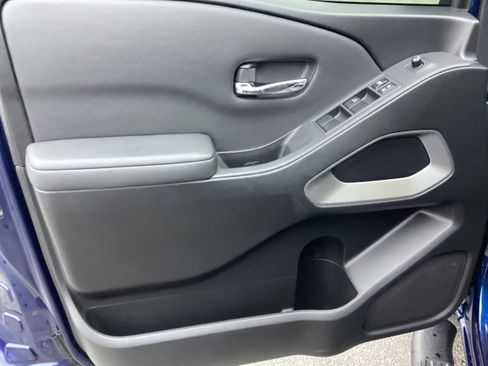 Used 2022 Nissan Frontier SV image 14