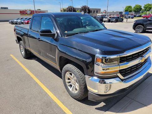 Used 2019 Chevrolet Silverado 1500 LT w/ All Star Edition AWD/4WD image 3