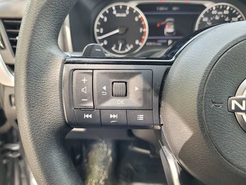 Used 2023 Nissan Rogue SV FWD image 22