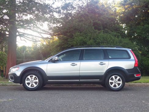 Used 2009 Volvo XC70 3.2 AWD/4WD image 2