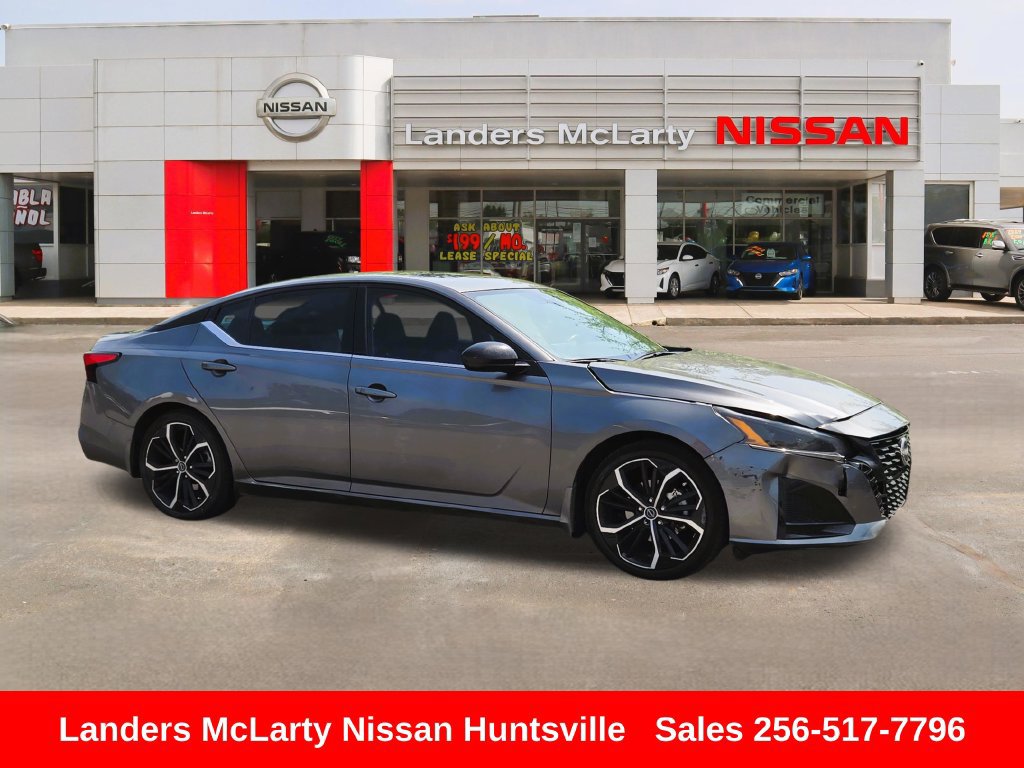 Used 2024 Nissan Altima 2.5 SR w/ SR Premium Package FWD image 1