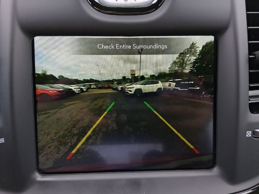 Used 2023 Chrysler 300 C RWD image 18