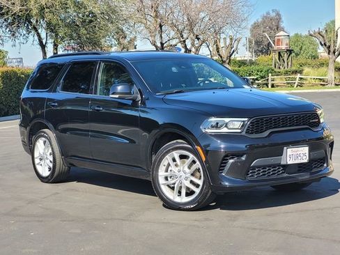 Used 2025 Dodge Durango GT image 2