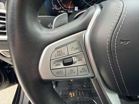 Used 2022 BMW X7 xDrive40i AWD/4WD image 27