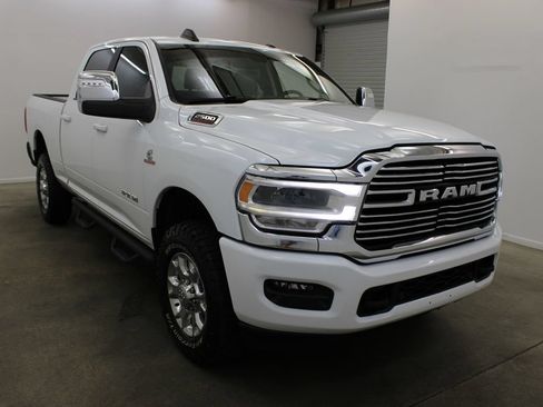 Used 2024 RAM 2500 Laramie AWD/4WD image 6