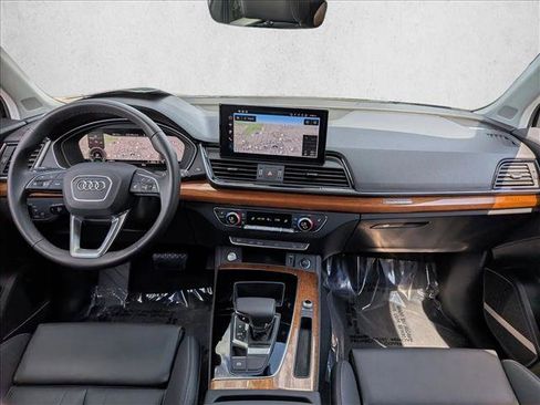 Certified 2024 Audi Q5 e Premium Plus w/ Premium Plus Package AWD/4WD image 21