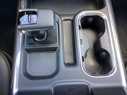 Used 2024 GMC Sierra 1500 SLT image 27