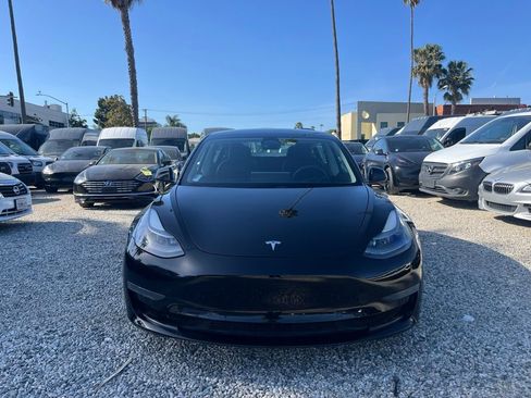 Used 2022 Tesla Model 3 Standard Range image 2