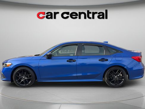 Used 2024 Honda Civic Sport image 2