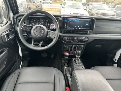 Certified 2025 Jeep Wrangler Unlimited Rubicon 4xe w/ Convenience Group image 21