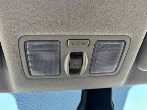Used 2025 Hyundai Venue SEL FWD image 23