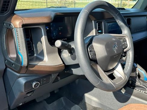 Used 2022 Ford Bronco Outer Banks image 18