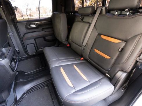 Used 2023 GMC Sierra 1500 AT4 image 31