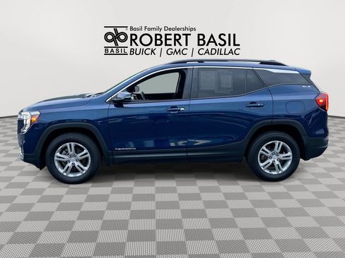 Used 2023 GMC Terrain SLE w/ Driver Convenience Package AWD/4WD image 5