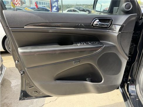 Used 2019 Jeep Grand Cherokee Trailhawk w/ Trailhawk Luxury Group AWD/4WD image 15