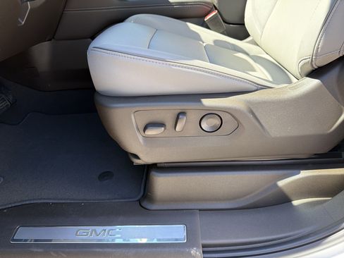 New 2026 GMC Yukon XL Elevation w/ Elevation Premium Package image 11