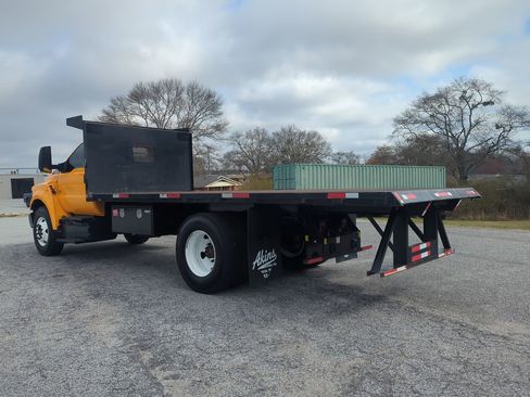 Used 2023 Ford F650 2WD Regular Cab Super Duty image 5