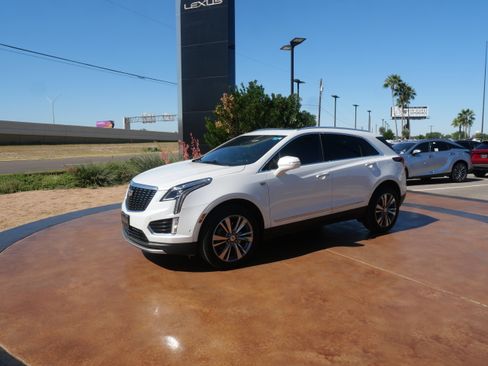 Used 2022 Cadillac XT5 Premium Luxury w/ Technology Package image 5
