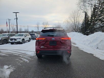 Used 2023 Toyota Highlander XLE