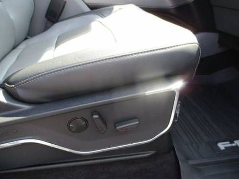 Used 2022 Ford F150 Lariat w/ Max Trailer Tow Package image 15