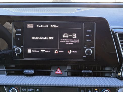 New 2025 Kia Sportage LX image 3