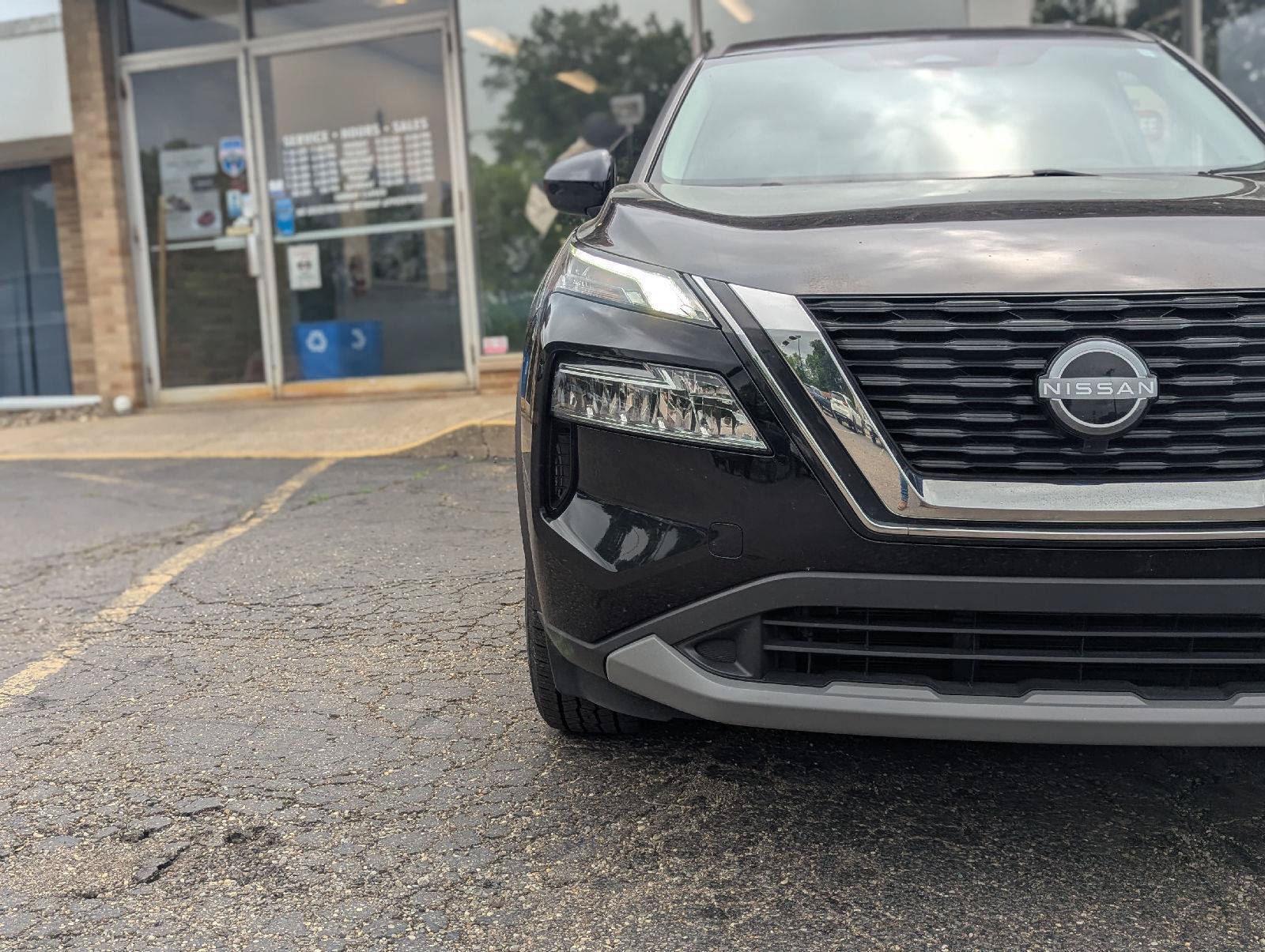 Used 2023 Nissan Rogue SV AWD/4WD image 15