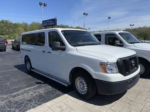 Used 2018 Nissan NV 3500 S image 2