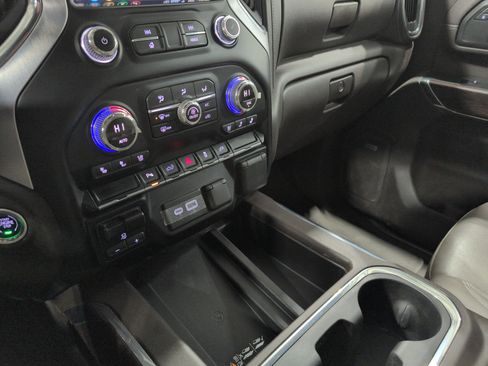 Used 2021 GMC Sierra 2500 SLT w/ SLT Premium Package AWD/4WD image 16